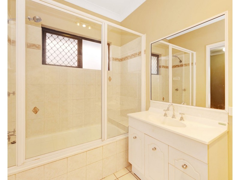 12 Hamish Avenue, Rasmussen QLD 4815