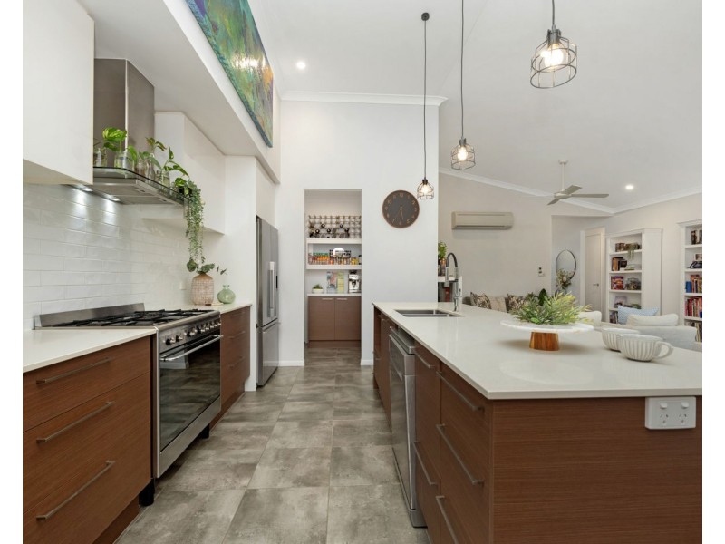 15 Capella Entrance, Burdell QLD 4818