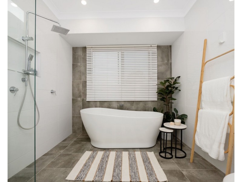15 Capella Entrance, Burdell QLD 4818