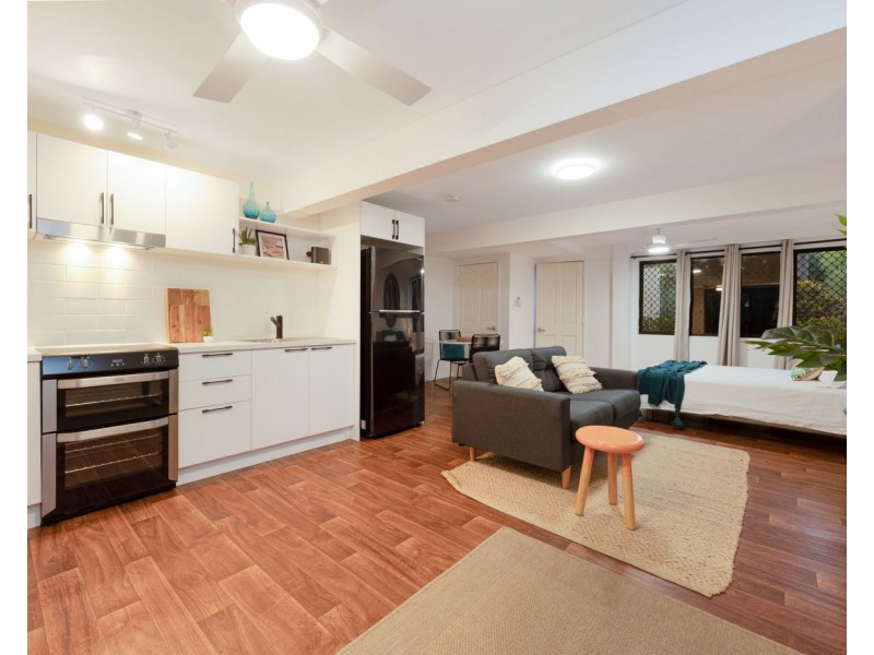 35 Brownhill Street, Mundingburra QLD 4812