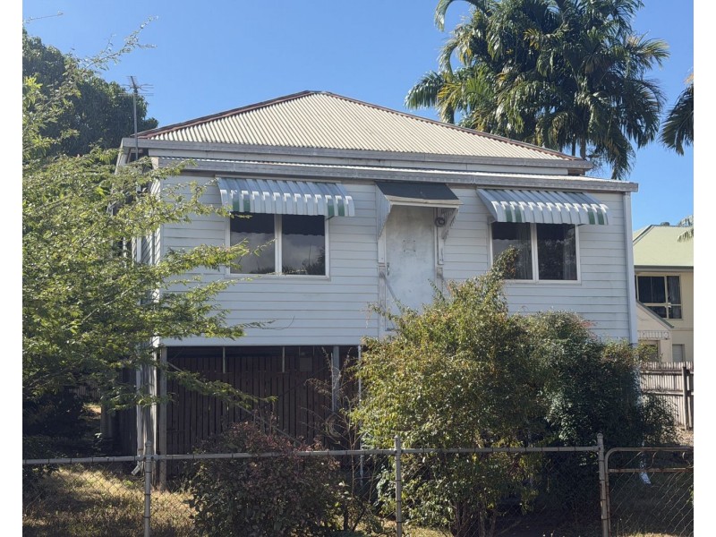 3 Lamington Road, West End QLD 4810