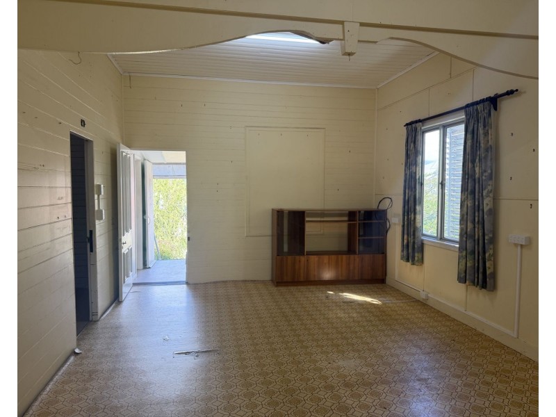 3 Lamington Road, West End QLD 4810