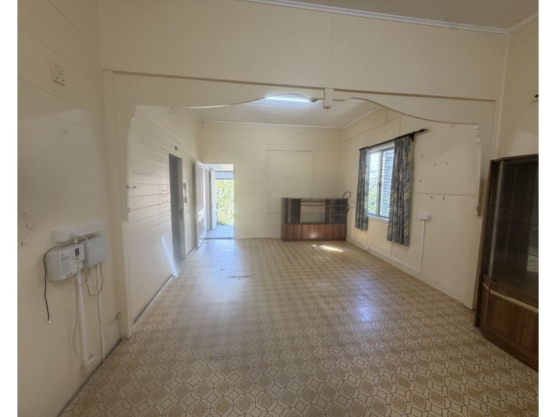 3 Lamington Road, West End QLD 4810