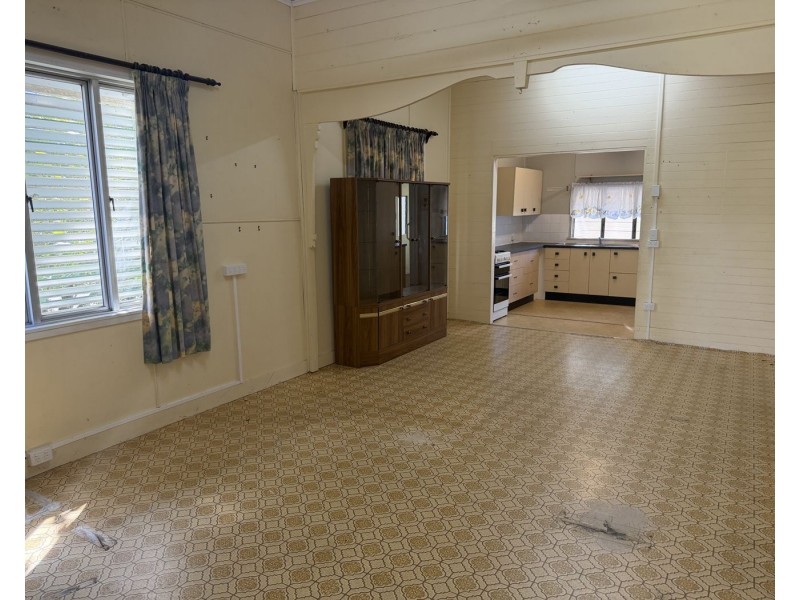 3 Lamington Road, West End QLD 4810