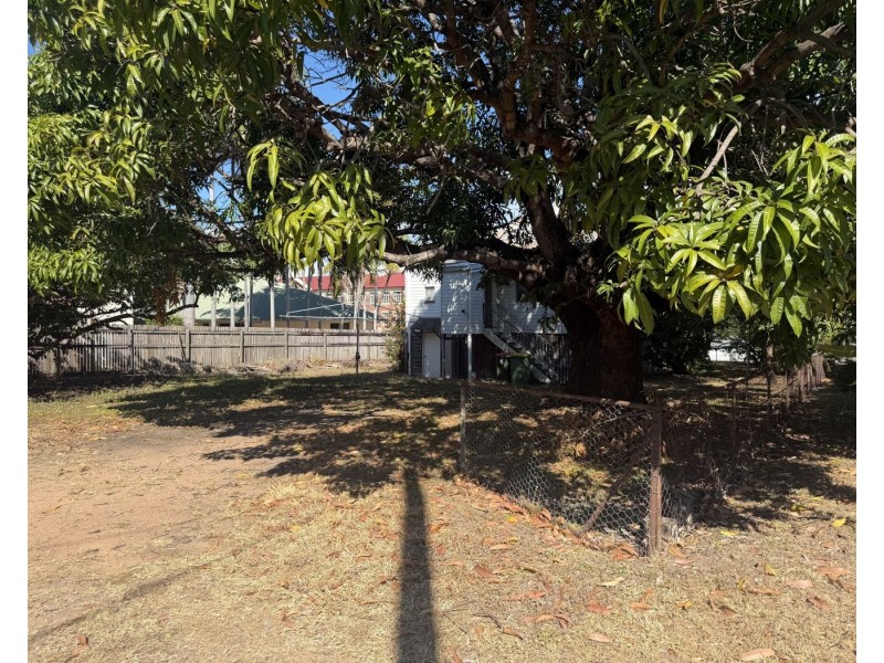 3 Lamington Road, West End QLD 4810