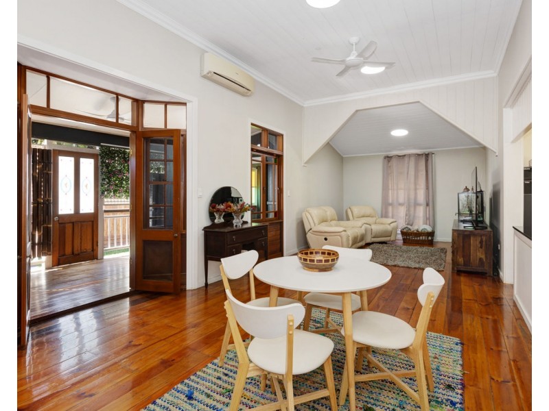 2 Lamington Road, West End QLD 4810