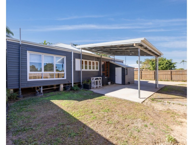 2 Lamington Road, West End QLD 4810