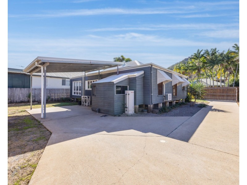 2 Lamington Road, West End QLD 4810