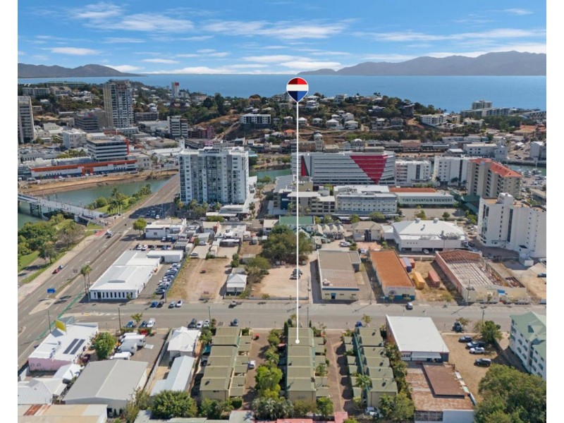 8/7-13 McIlwraith Street, South Townsville QLD 4810