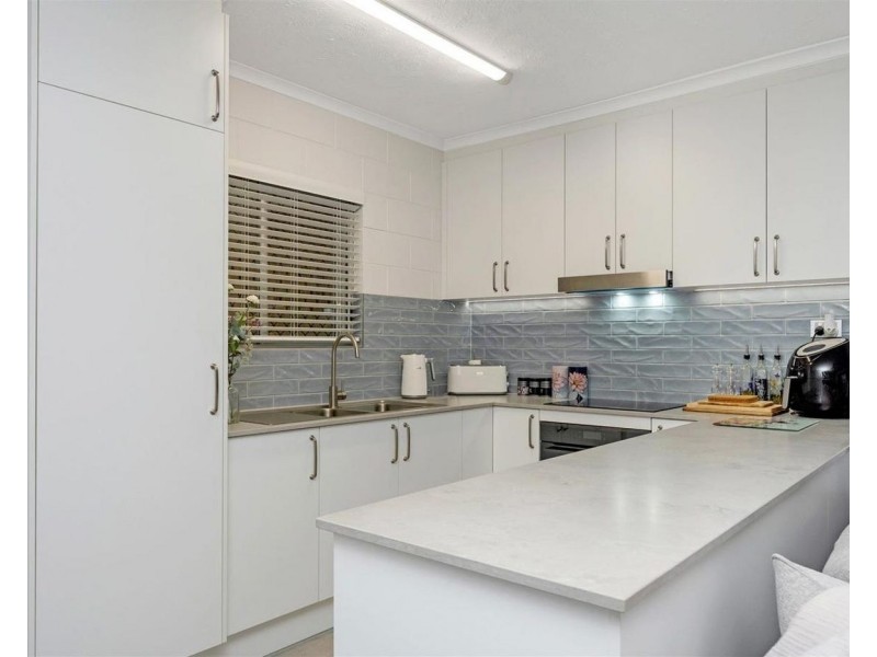 3/7 Cook Street, North Ward QLD 4810