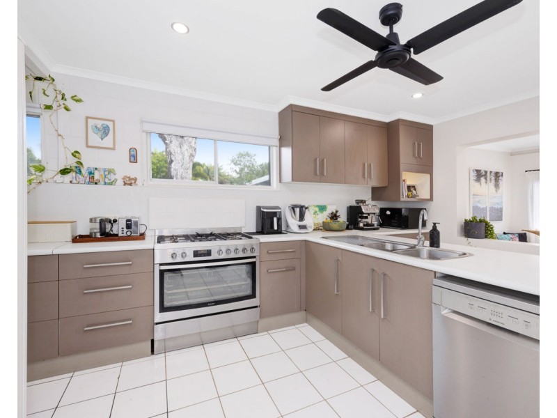 8 Wackett Street, Pallarenda QLD 4810