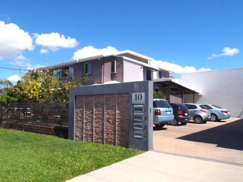 10 Cummins St, Hyde Park QLD 4812