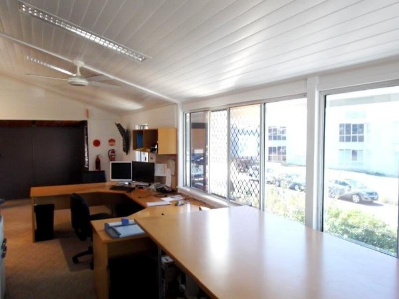 10 Cummins St, Hyde Park QLD 4812