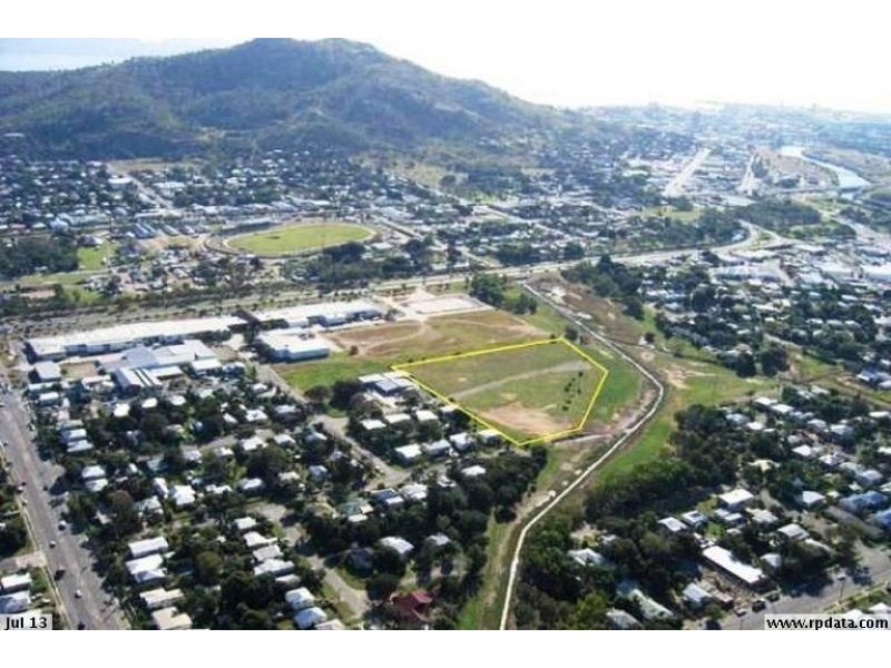 31 Albany Road, Hyde Park QLD 4812