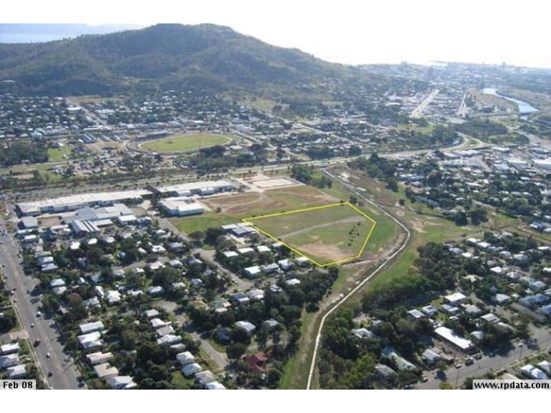 31 Albany Road, Hyde Park QLD 4812