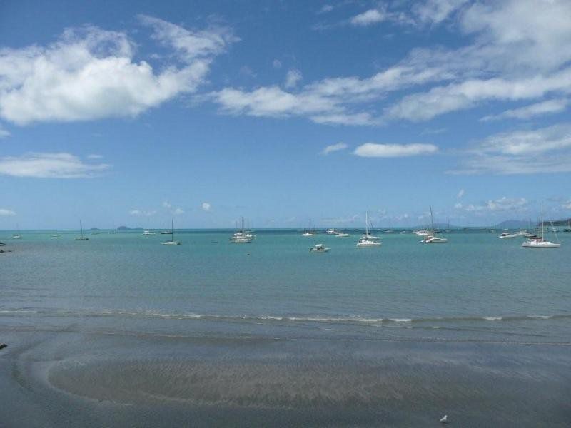 422 Shute Harbour Road, Airlie Beach QLD 4802