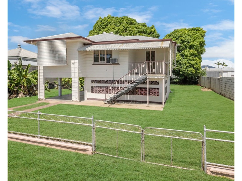 3 Clayton Street, Hermit Park QLD 4812