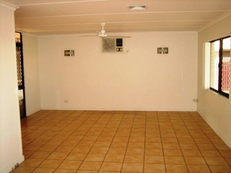 23 Winston Crescent, Kirwan QLD 4817