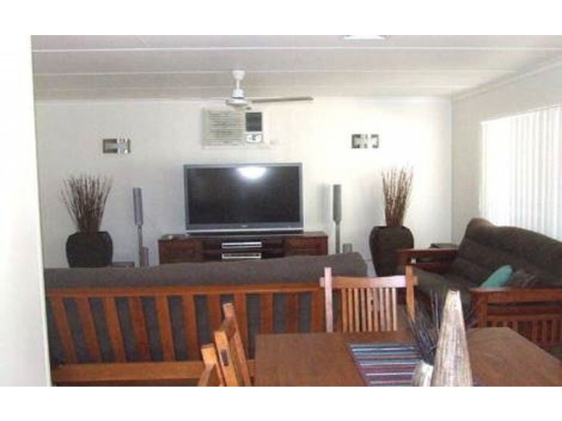 23 Winston Crescent, Kirwan QLD 4817