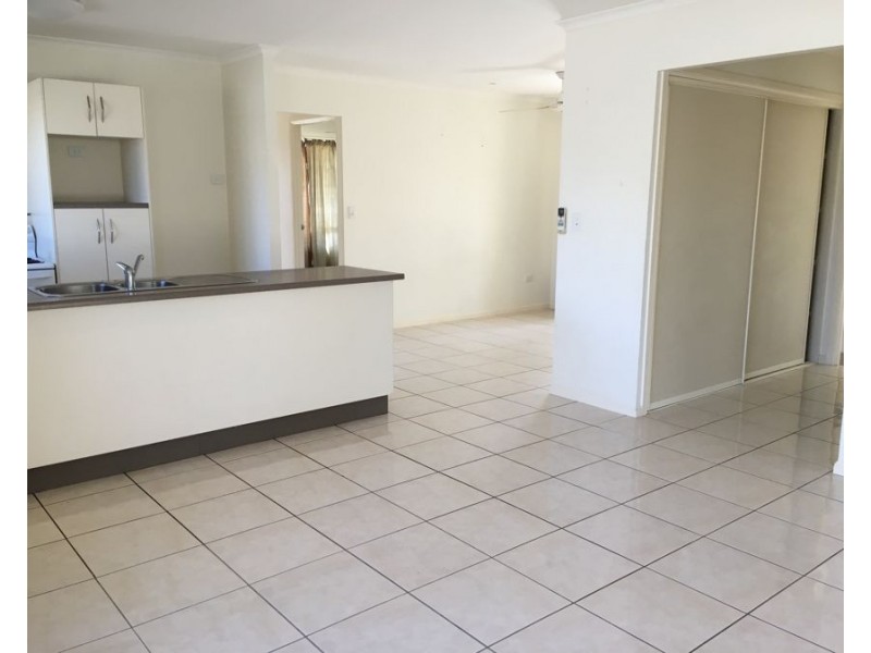 11a Moor Court, Kelso QLD 4815