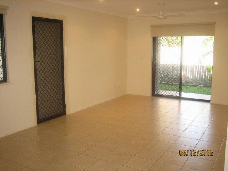 1/18 San Vito Crescent, Rasmussen QLD 4815