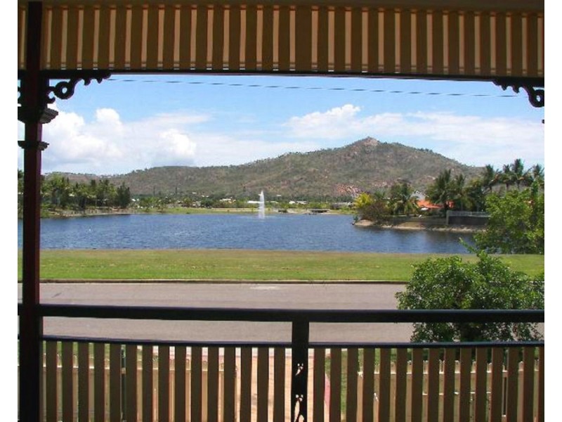 4 Hindley Street, Currajong QLD 4812