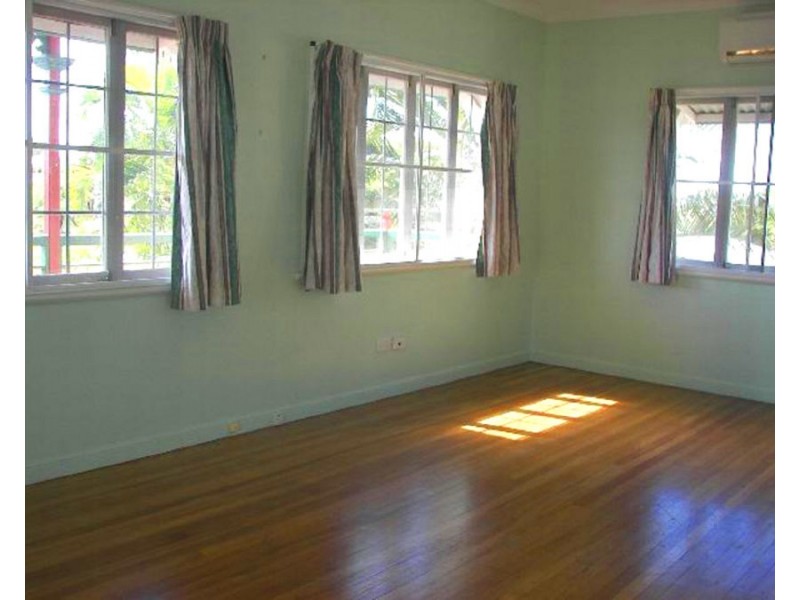 4 Hindley Street, Currajong QLD 4812