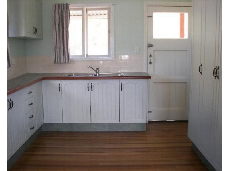 4 Hindley Street, Currajong QLD 4812