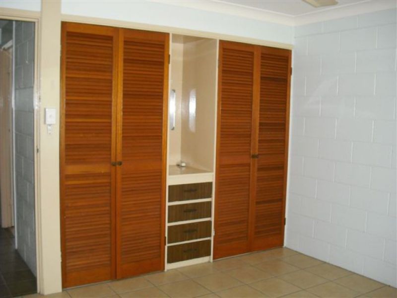 West End QLD 4810