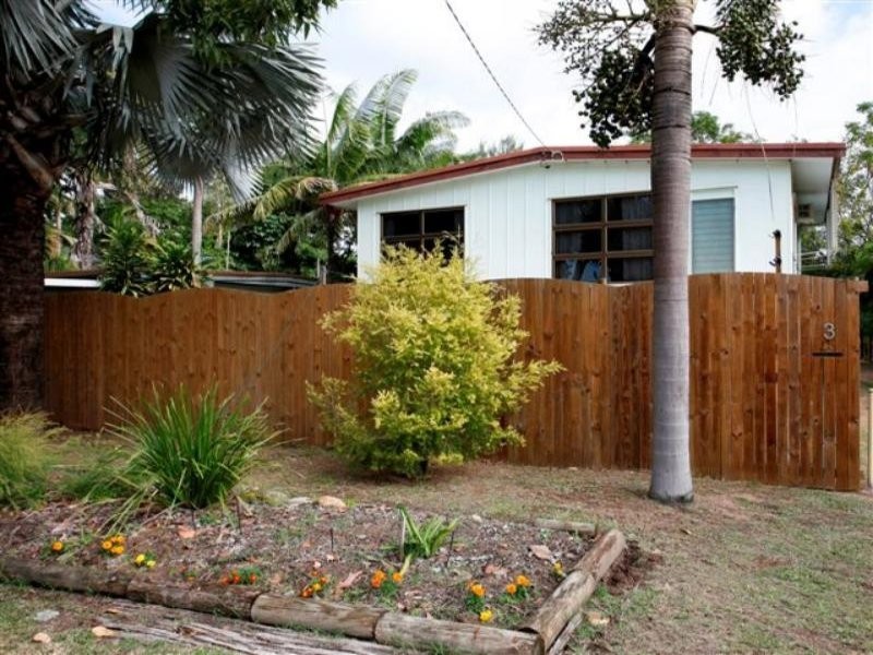 Saunders Beach QLD 4818