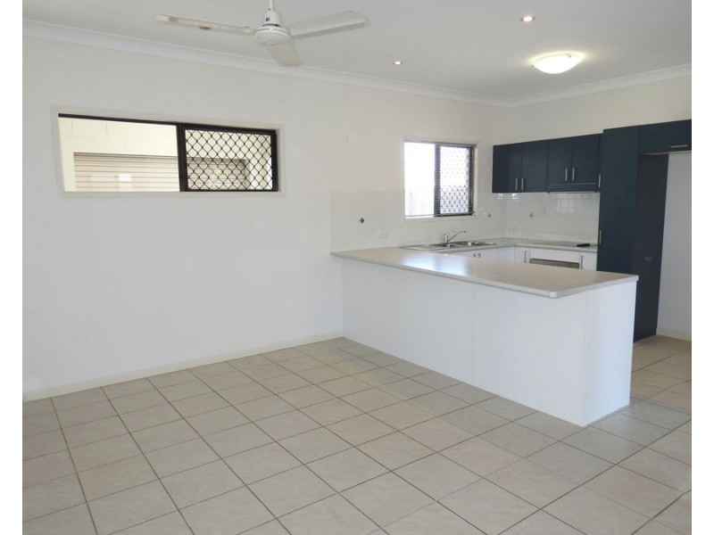 2/12 Bel Air Avenue, Kirwan QLD 4817