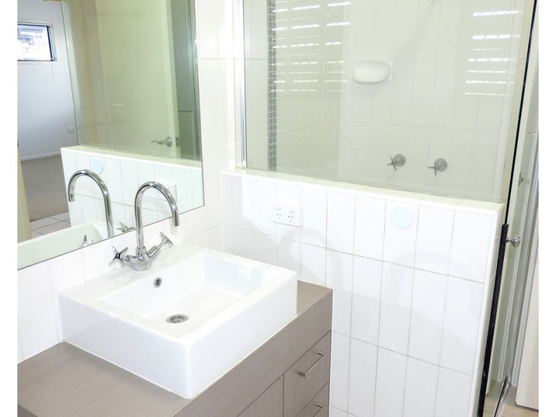 2/12 Bel Air Avenue, Kirwan QLD 4817