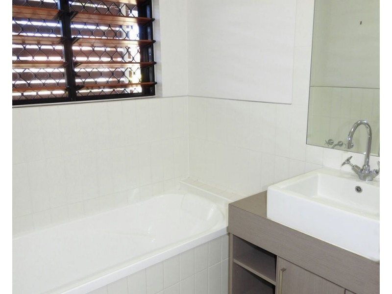 2/12 Bel Air Avenue, Kirwan QLD 4817