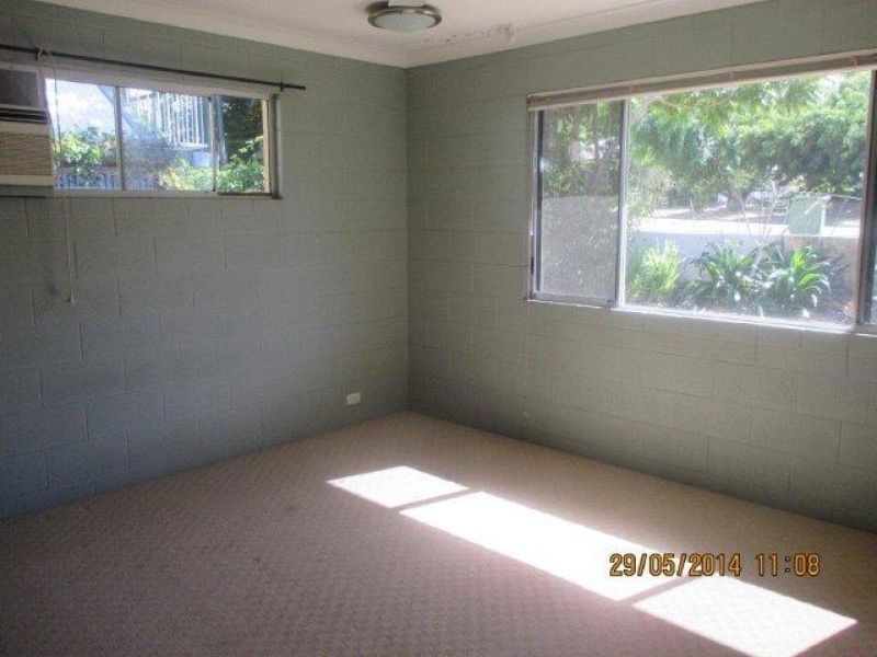 West End QLD 4810