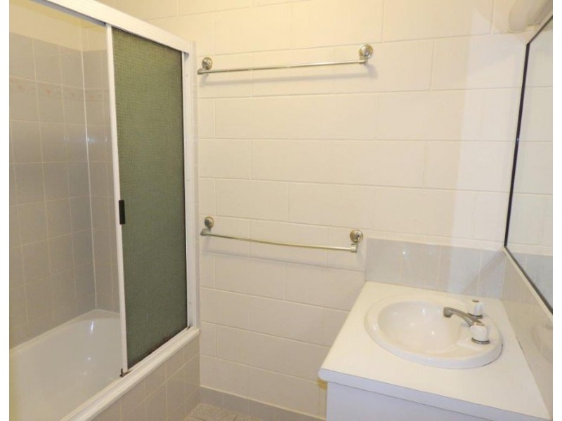 5/32 Henry Street, West End QLD 4810