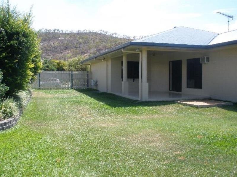 55 Crestbrook Drive, Mount Louisa QLD 4814