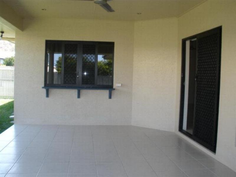 55 Crestbrook Drive, Mount Louisa QLD 4814