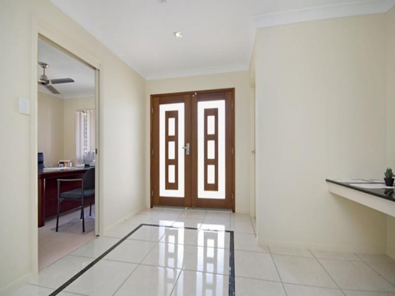 11 Jindalee Crs, Douglas QLD 4814