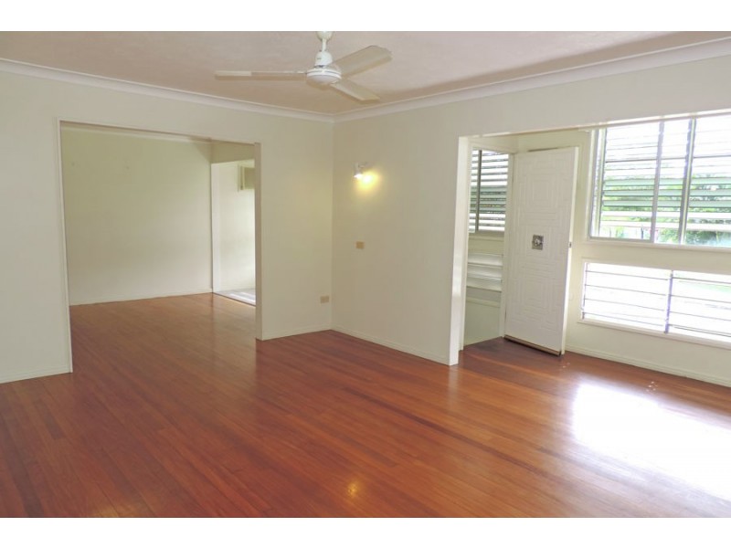 216 Charles Street, Cranbrook QLD 4814