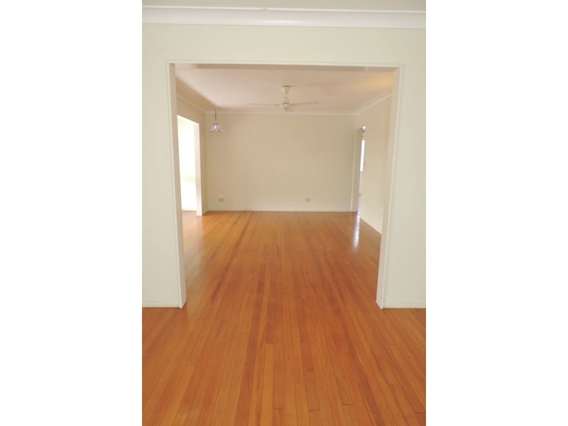 216 Charles Street, Cranbrook QLD 4814