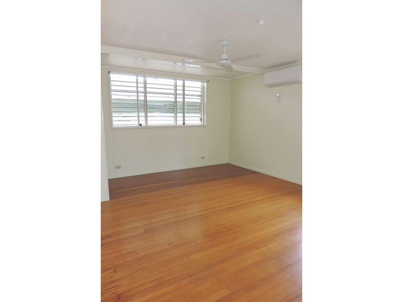 216 Charles Street, Cranbrook QLD 4814