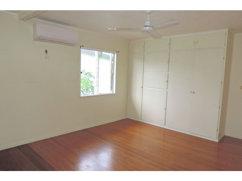 216 Charles Street, Cranbrook QLD 4814