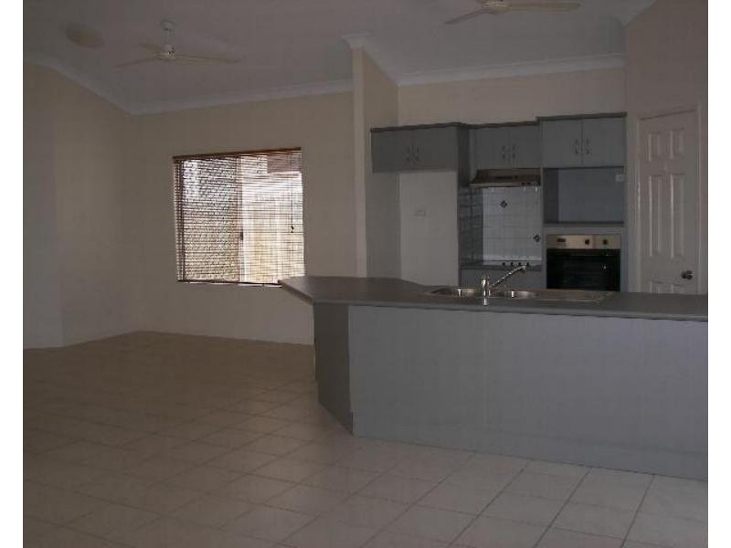 76 Riverbend Drive, Douglas QLD 4814