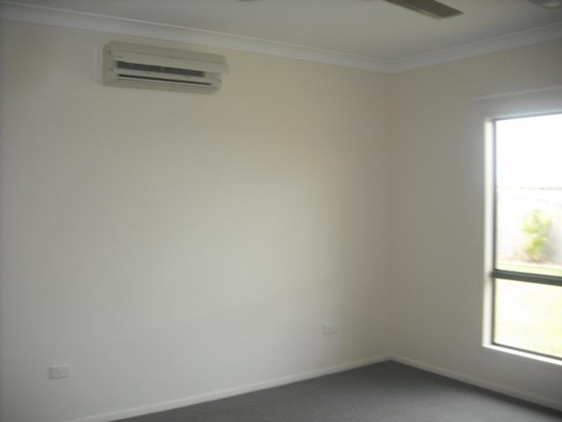 21 Daintree Drive, Bushland Beach QLD 4818