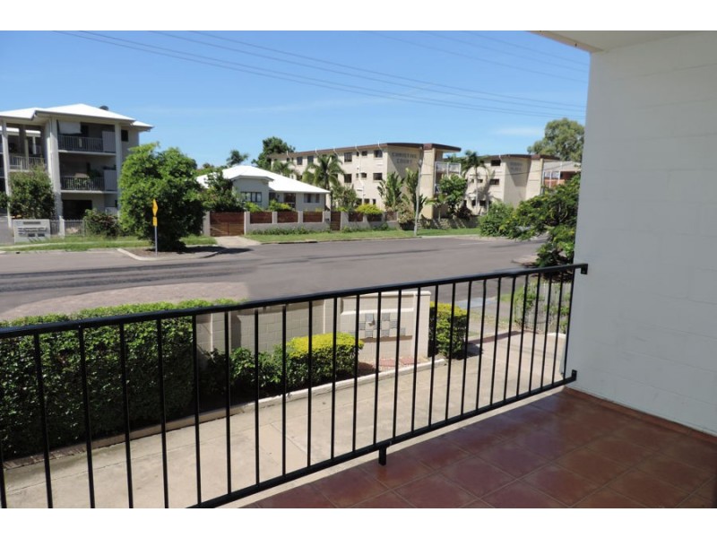 2/118 Mitchell Street, North Ward QLD 4810