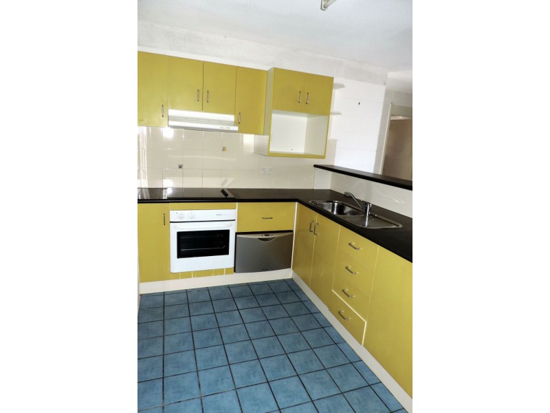 2/118 Mitchell Street, North Ward QLD 4810