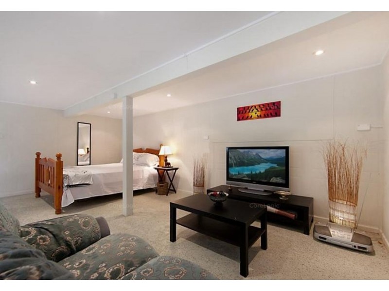 28 Green Street, West End QLD 4810