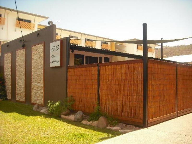 West End QLD 4810
