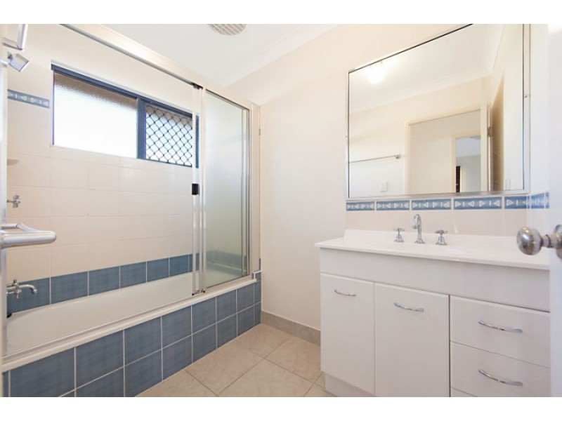 39 Bamboo Crescent, Mount Louisa QLD 4814