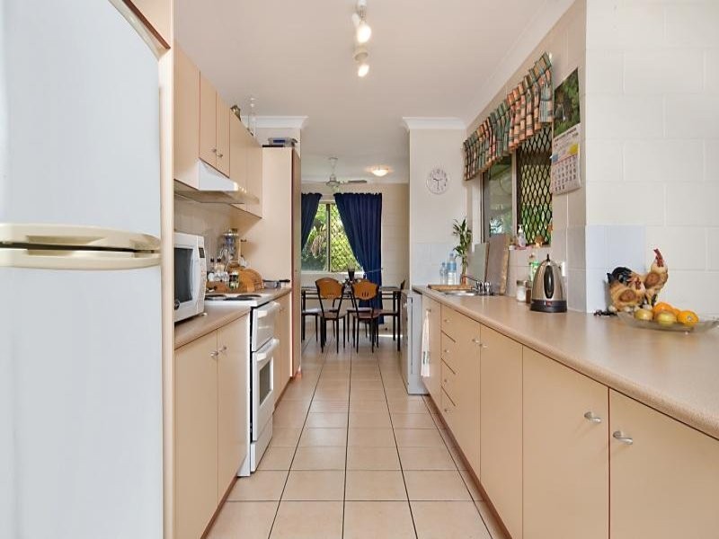 2 Pacific Avenue, Bushland Beach QLD 4818